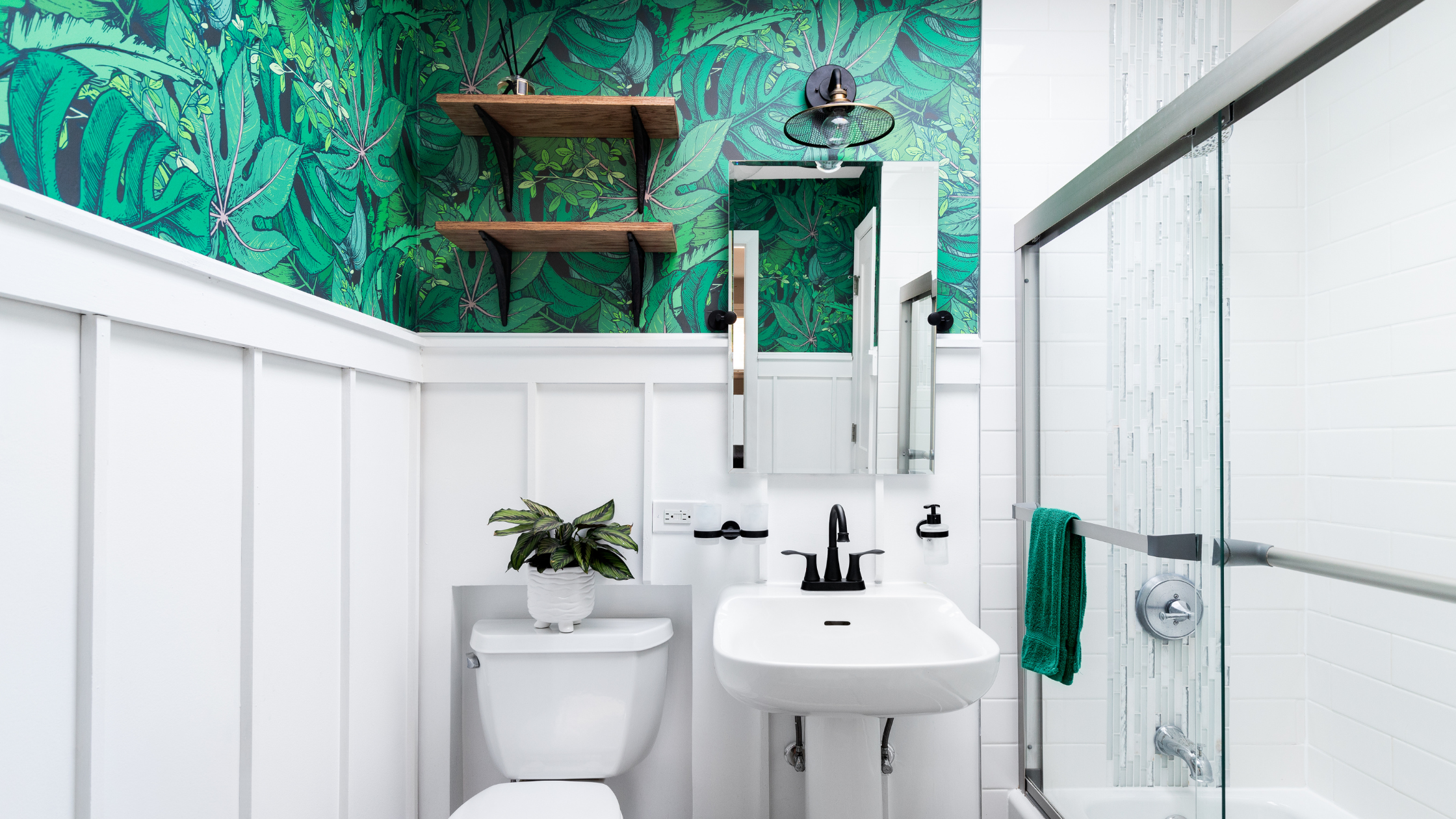 bold bathroom design trend